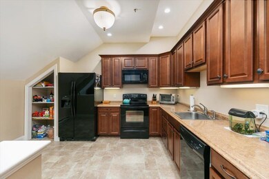 37 Stevens St unit 301, Haverhill, MA 01830 - photo 2