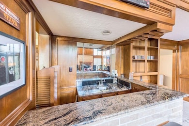 WET BAR - can be found in the family and is the perfect addition for entertaining family and friends.