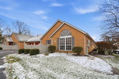 5390 Pond View Dr unit 5390, Westerville, OH 43081 - photo 2