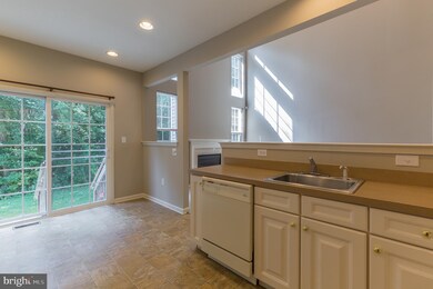 194 Chancellor Dr, Woodbury, NJ 08096 - photo 5