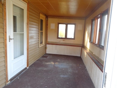 473 Swan St, Huntington, IN 46750 - photo 3