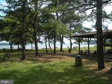 231 Sillery Bay Rd, Pasadena, MD 21122 - photo 4