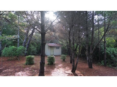 87987 Woodlands Dr, Florence, OR 97439 - photo 5