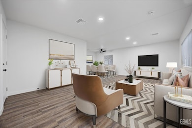 335 Hickorywood Ln, Bakersfield, CA 93308 - photo 5