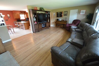 6104 Apex Dr, Louisville, KY 40219 - photo 3