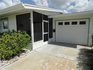 Entry way screened porch
