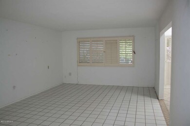 Living Room (2)