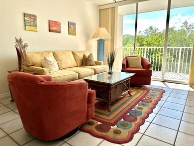 Living Room 3930 S Roosevelt Blvd W212