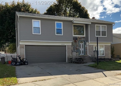 29109 Perth St, Livonia, MI 48154 - photo 2