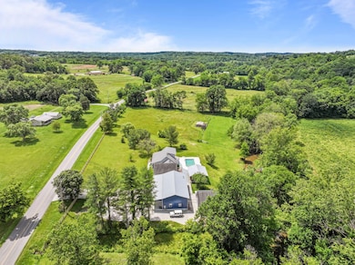 1313 Stayton Rd, Cumberland Furnace, TN 37051 - photo 2