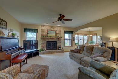 389 N Bergamont Blvd, Oregon, WI 53575 - photo 6