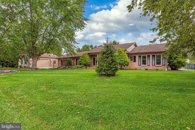 1913 Applewood Dr, Hagerstown, MD 21740 - photo 2