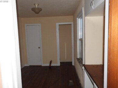 2063 2nd St, Springfield, OR 97477 - photo 7