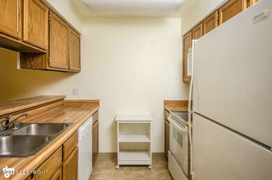 [photo 2185123] Kitchen