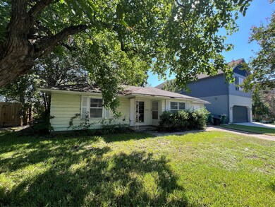 1807 Woodcrest Dr, Houston, TX 77018 - photo 2