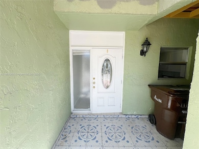 3895 W 9th Way unit 14, Hialeah, FL 33012 - photo 2