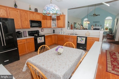 1080 Bordeaux Ln, Pennsburg, PA 18073 - photo 4