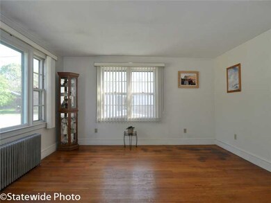 136 Palace Ave, Warwick, RI 02886 - photo 4