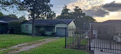 5713 Los Angeles St, Houston, TX 77026 - photo 2