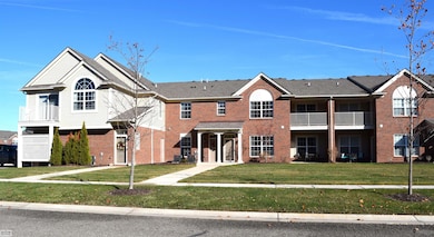 22053 Aberdeen Dr, Macomb, MI 48042 - photo 2