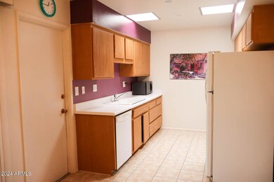 14238 N Newcastle Dr, Sun City, AZ 85351 - photo 5