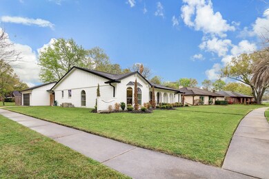 5618 Conecrest Ct, Houston, TX 77088 - photo 3