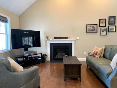 38 Hollow Ridge Dr, Nashua, NH 03062 - photo 5