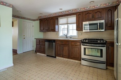 21 Crafts St, Waltham, MA 02453 - photo 6