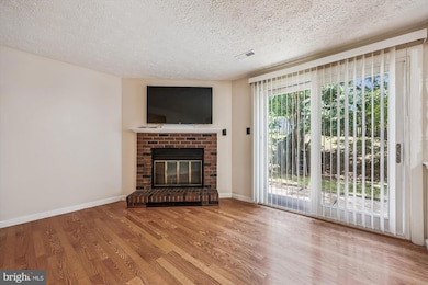 11116 Cedarbluff Ln, Germantown, MD 20876 - photo 7