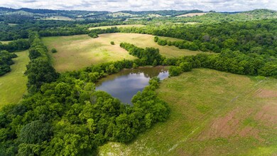 482 Sandusky Rd, Shelbyville, TN 37160 - photo 5