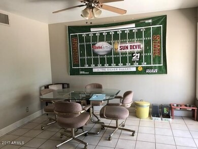 Parkside occupied dining room
