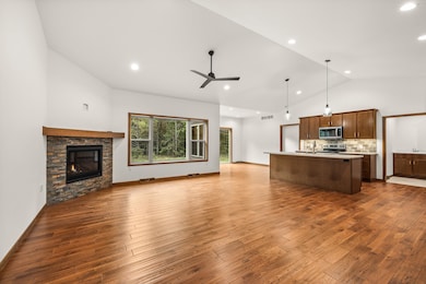 1403 N Sky Line Dr, Stevens Point, WI 54482 - photo 7