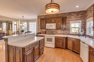 Island w/Breakfast Bar