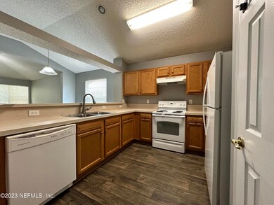 2919 Centerwood Dr N, Jacksonville, FL 32218 - photo 4