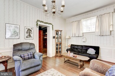 32 S Locust St, Hagerstown, MD 21740 - photo 4