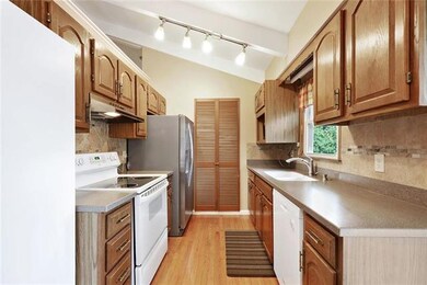 10517 W 73rd St, Shawnee, KS 66203 - photo 6