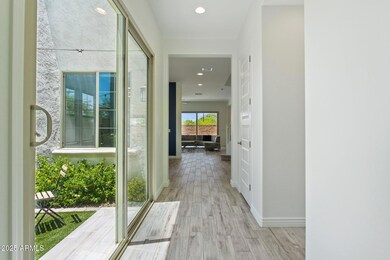 54-web-or-mls-22306-n-34th-pl