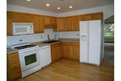 1309 E 35th Ct, Des Moines, IA 50317 - photo 4