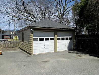 267 W Main Rd, Middletown, RI 02842 - photo 2