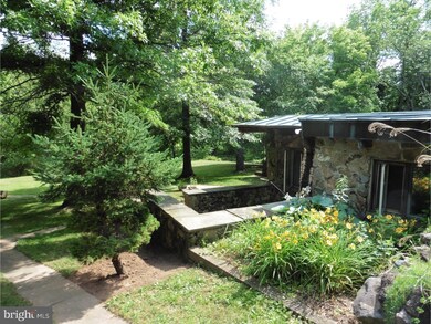 238 Sycamore Ln, Phoenixville, PA 19460 - photo 3