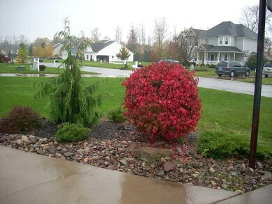 7321 Balla Dr, North Tonawanda, NY 14120 - photo 2