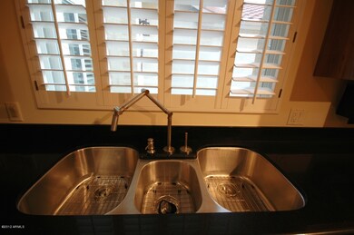 TRIPLE SINK