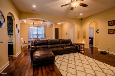 Family room 1.3