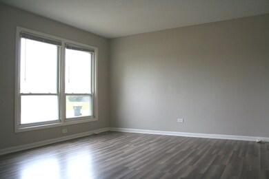 17142 Orchard Ln, Country Club Hills, IL 60478 - photo 3