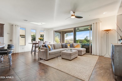023_Living Room