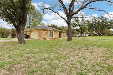 1516 Hemphill Dr, Cleburne, TX 76033 - photo 5