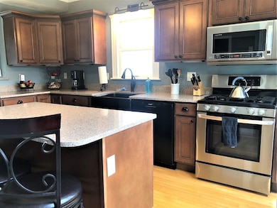 220 Osgood St, North Andover, MA 01845 - photo 5