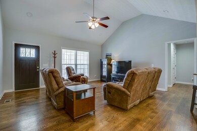 107 Doak St, Shelbyville, TN 37160 - photo 5