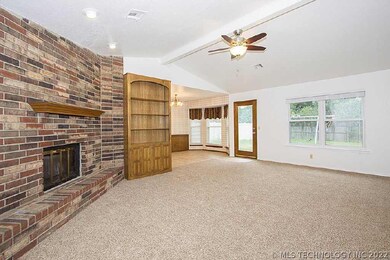 1310 W Hot Springs St, Broken Arrow, OK 74011 - photo 4