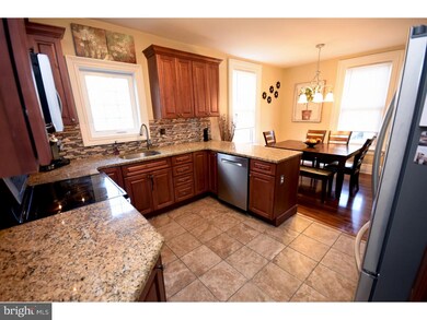 129 Chestnut St, Spring City, PA 19475 - photo 5